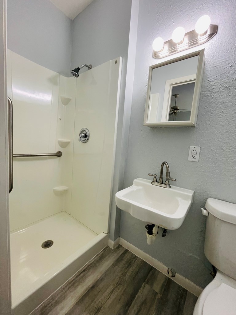 203 E 29th St Property Photo 15