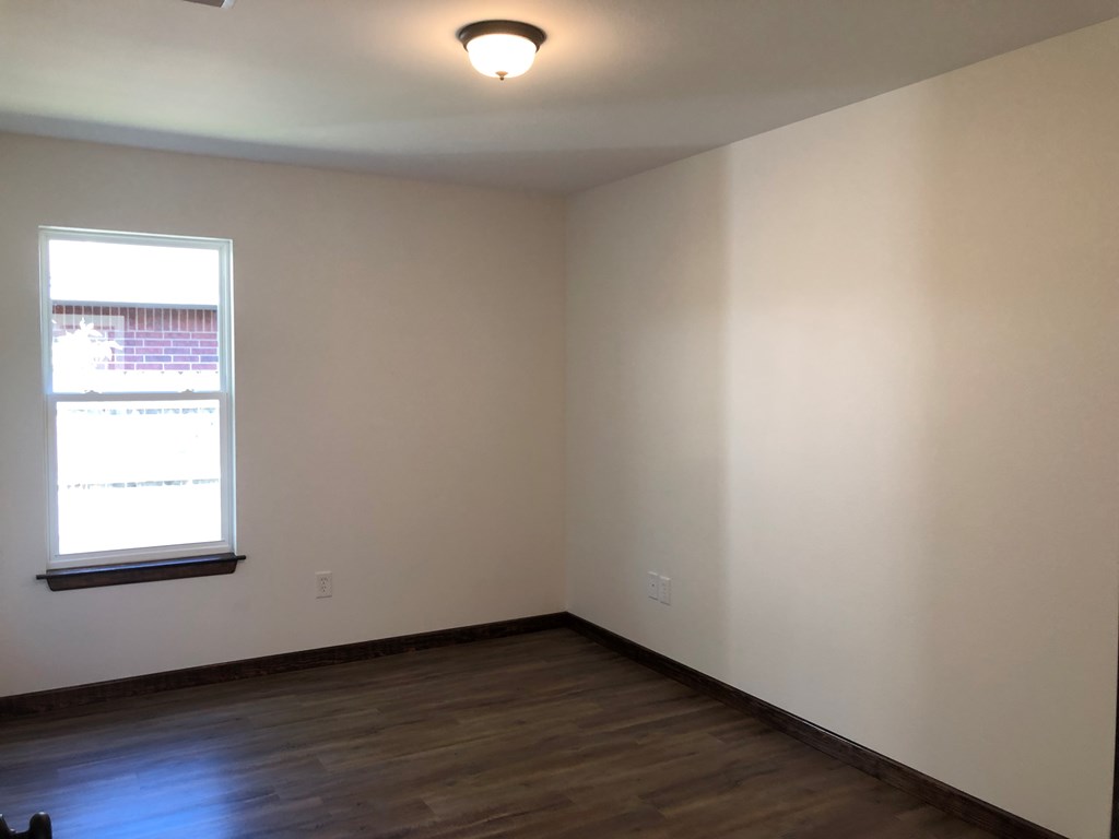 1324 Austin St Property Photo 6