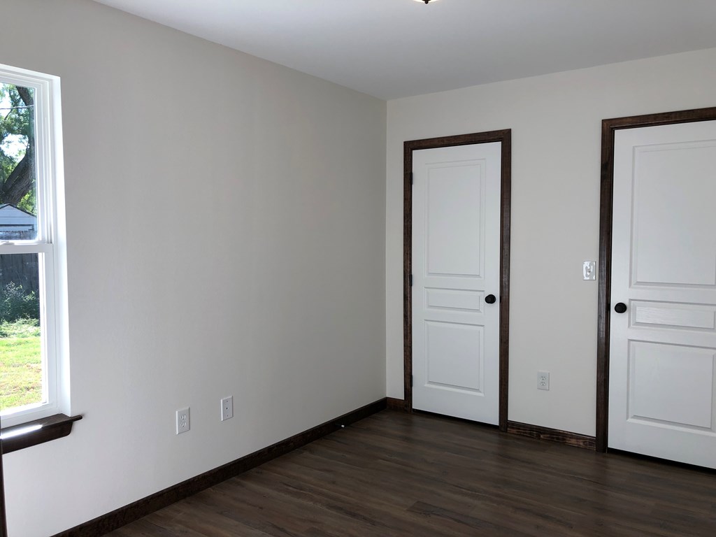 1324 Austin St Property Photo 7