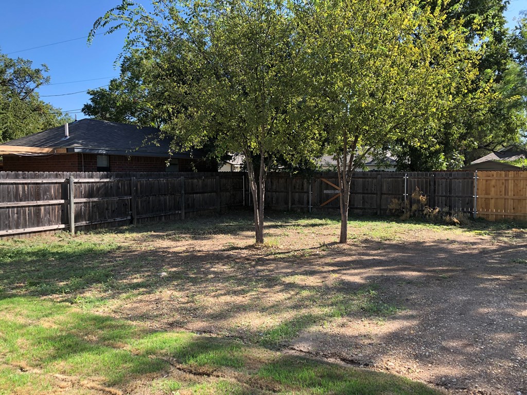 1324 Austin St Property Photo 16