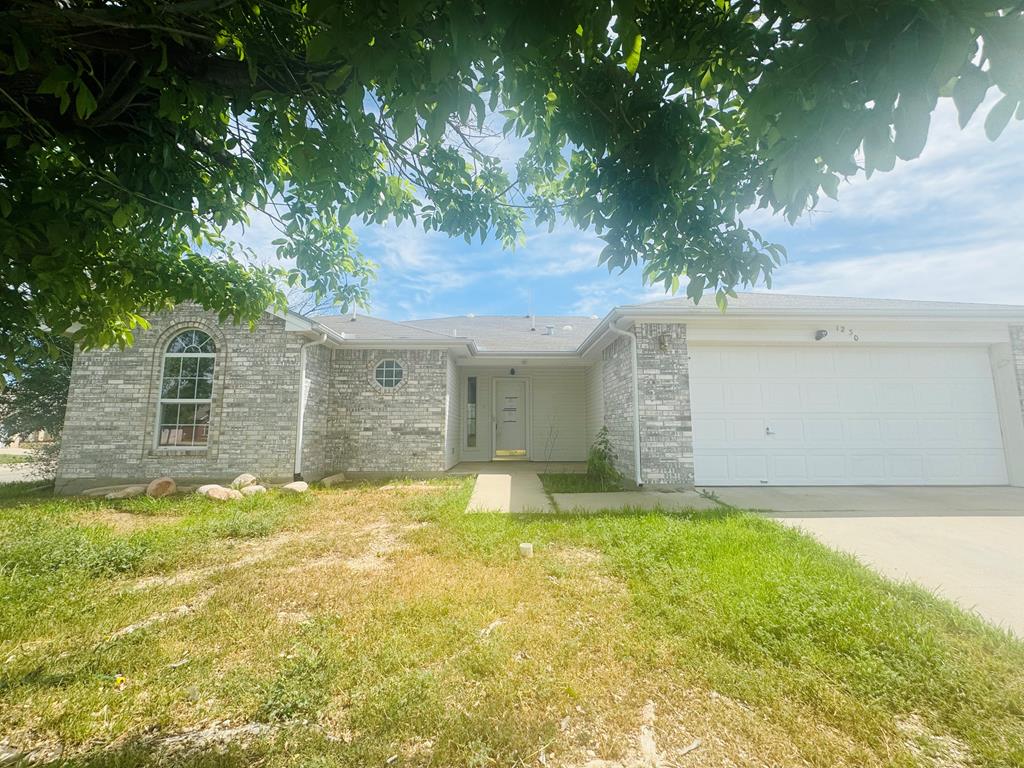 1230 James Lane Property Photo 1