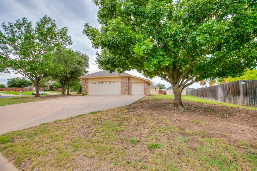 1021 Avondale Ave Property Photo 5