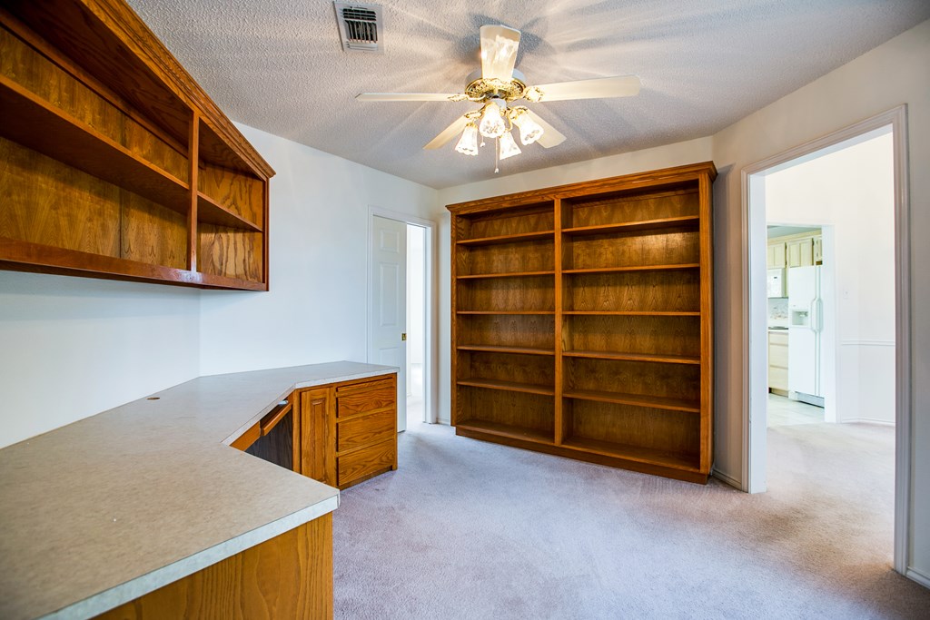 1021 Avondale Ave Property Photo 14