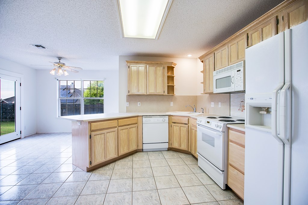 1021 Avondale Ave Property Photo 16