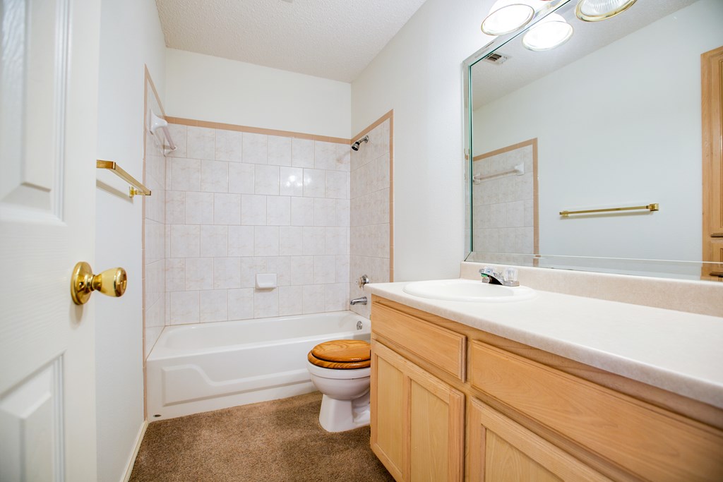 1021 Avondale Ave Property Photo 29