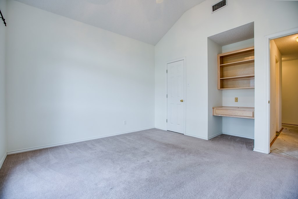 1021 Avondale Ave Property Photo 31
