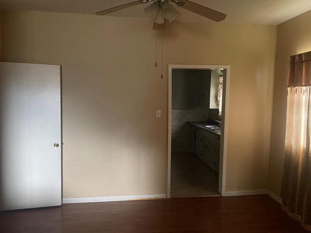 2602 Waco St Property Photo 3