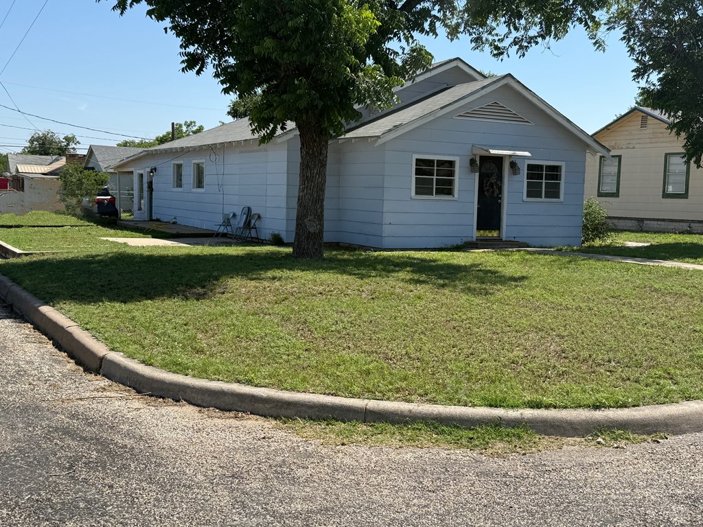 731 Veck St Property Photo 2