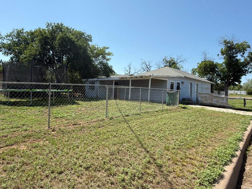 731 Veck St Property Photo 3