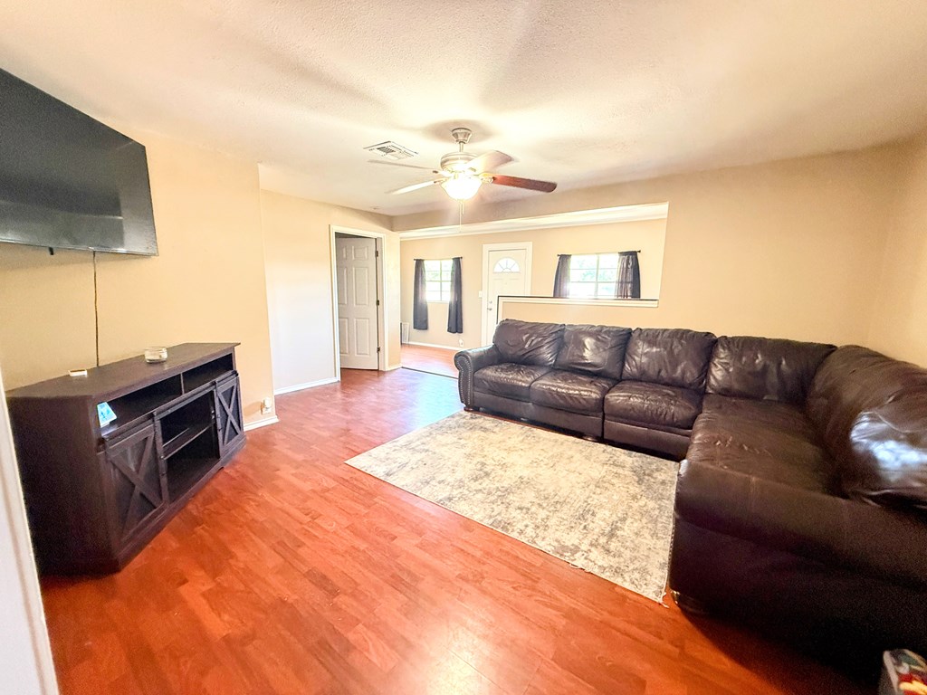 731 Veck St Property Photo 5