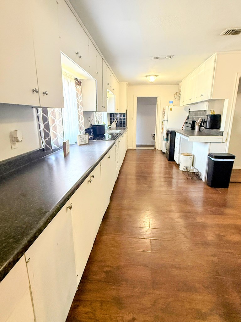 731 Veck St Property Photo 8