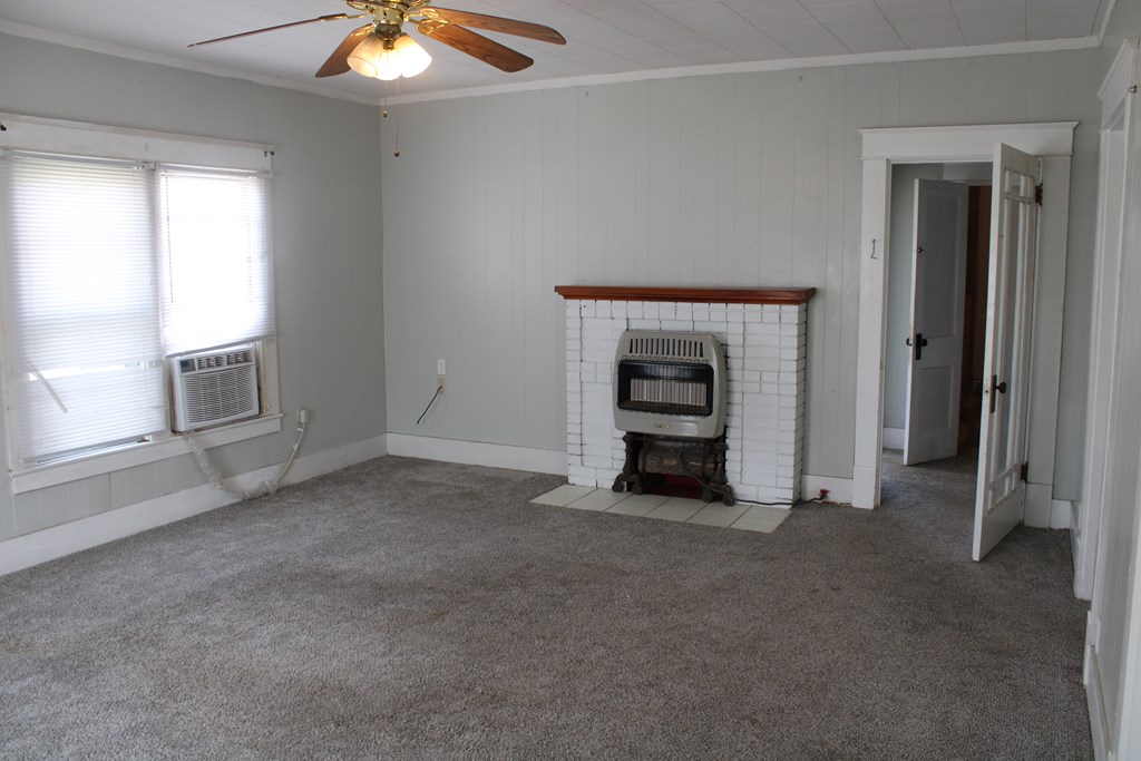 1002 Broadway St Property Photo 8