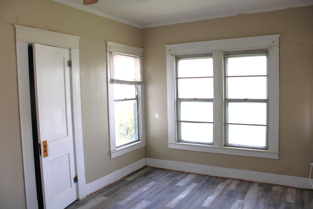 1002 Broadway St Property Photo 14