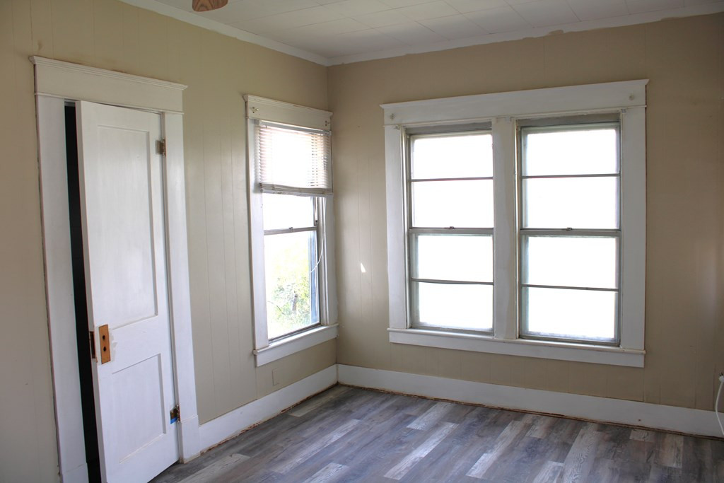 1002 Broadway Street Property Photo 14