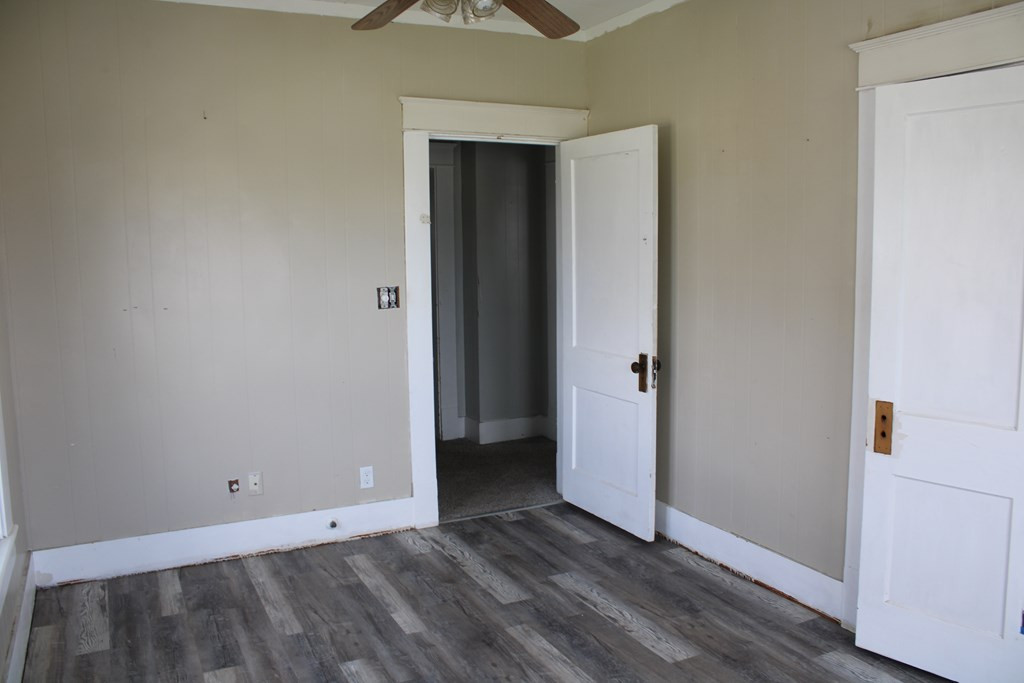 1002 Broadway Street Property Photo 15