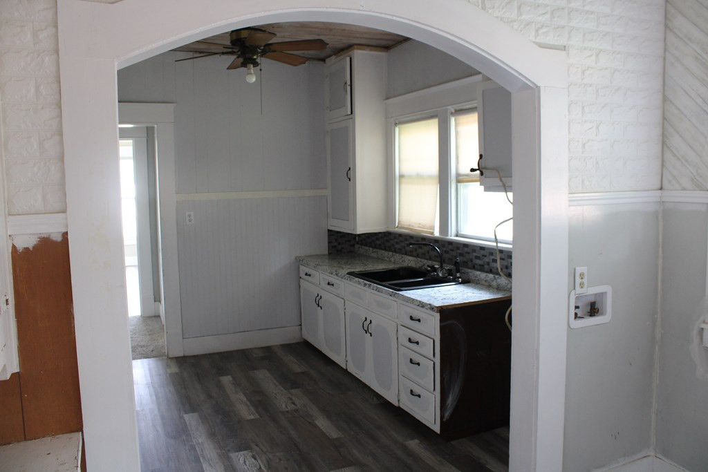 1002 Broadway Street Property Photo 19