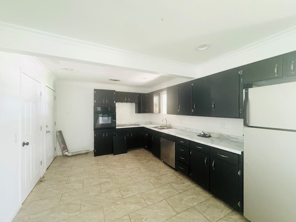 3210 Lake Dr Property Photo 3