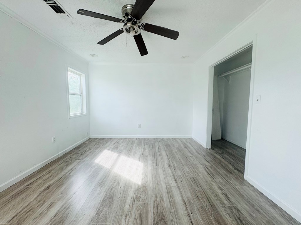 3210 Lake Dr Property Photo 6
