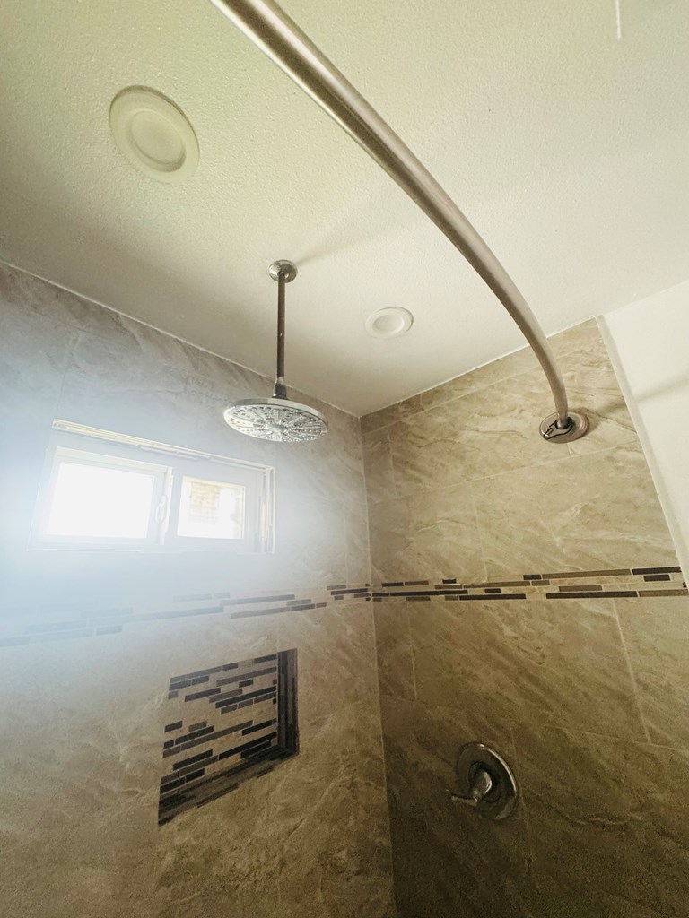 3210 Lake Dr Property Photo 7