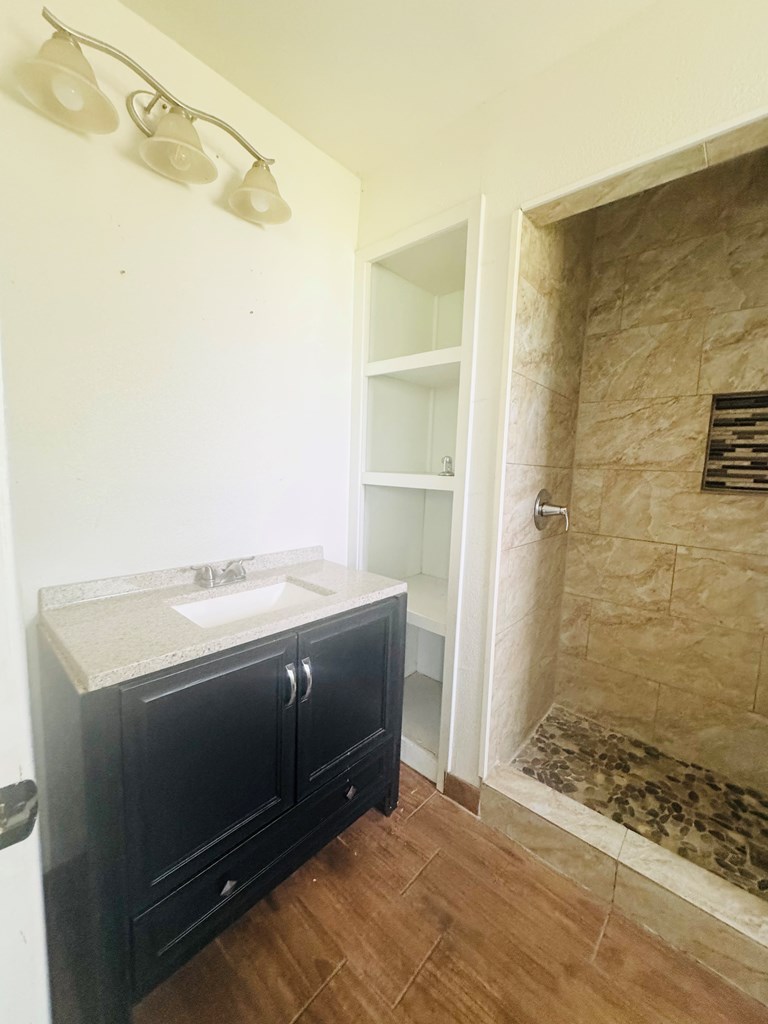 3210 Lake Dr Property Photo 10