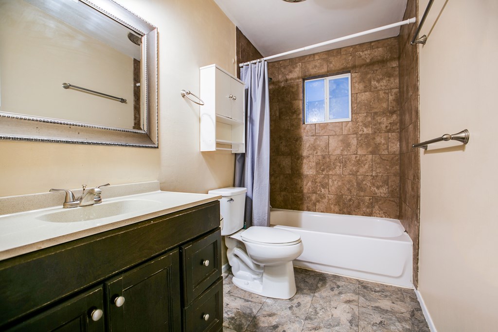 2310 Oxford Circle Property Photo 16