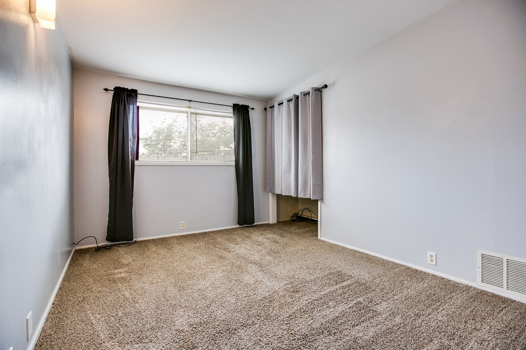 2310 Oxford Circle Property Photo 17
