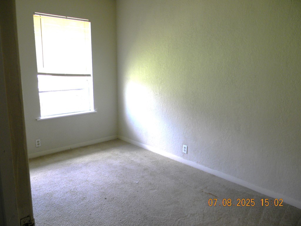 1611 N Magdalen St Property Photo 4