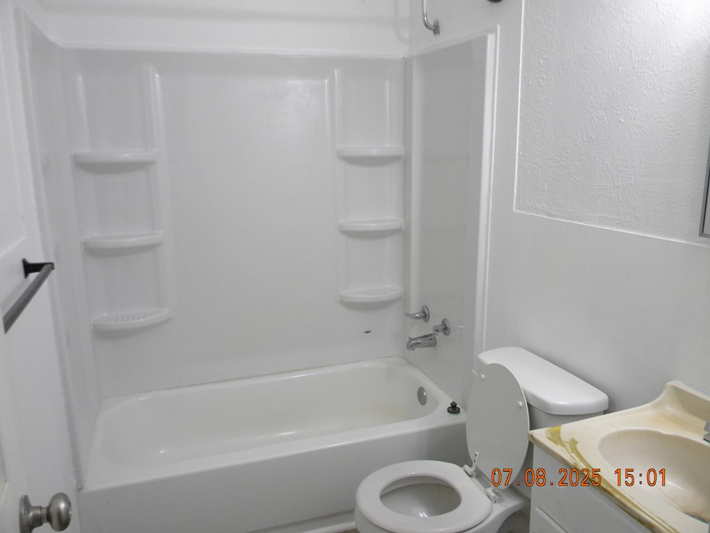 1611 N Magdalen St Property Photo 5