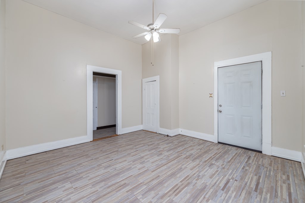 410 Spaulding St Property Photo 5