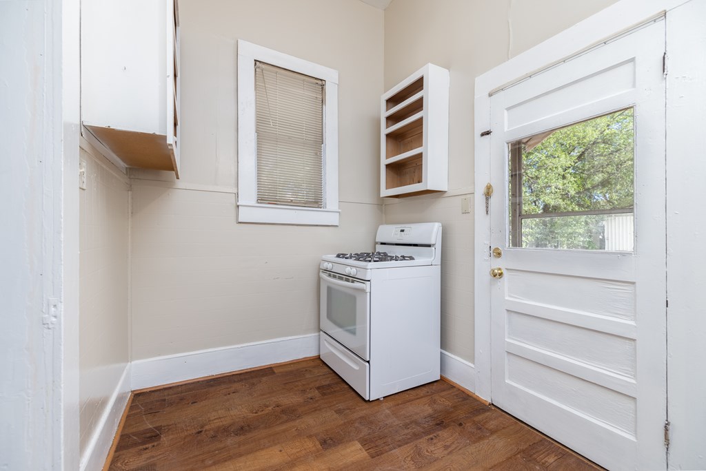 410 Spaulding St Property Photo 8
