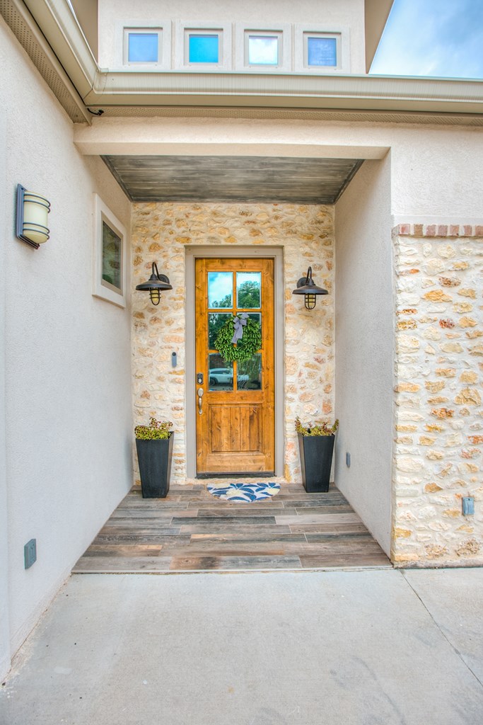 2118 Valleyview Dr Property Photo 4