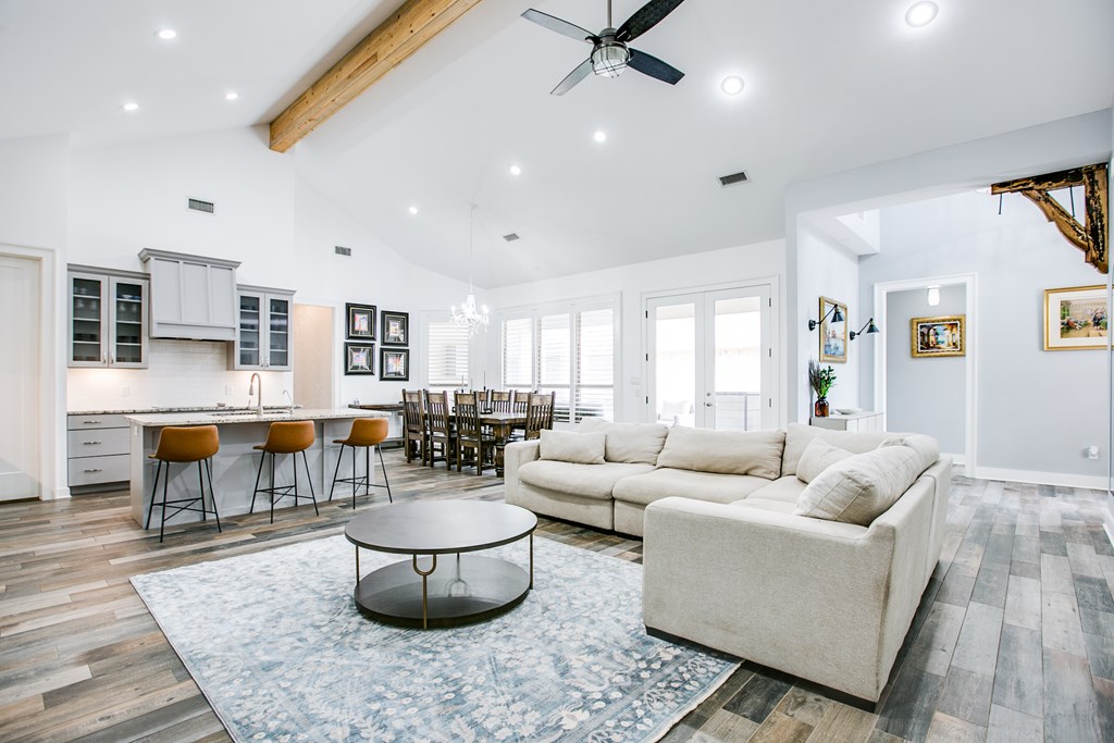 2118 Valleyview Dr Property Photo 9