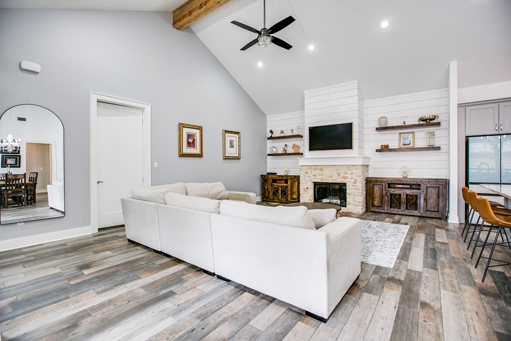 2118 Valleyview Dr Property Photo 10