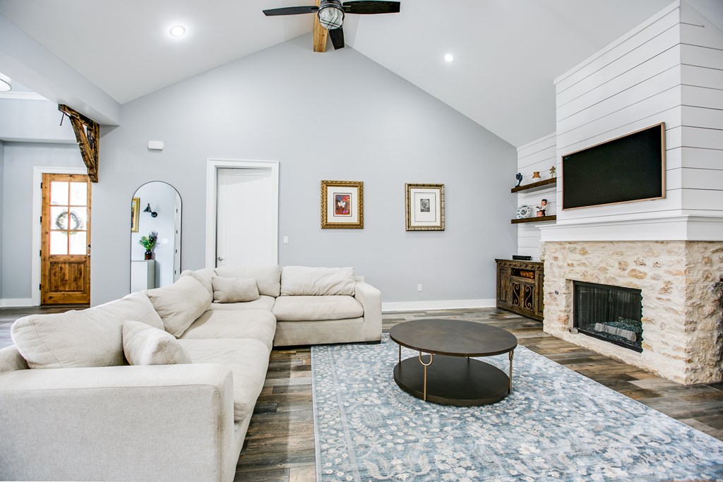 2118 Valleyview Dr Property Photo 11