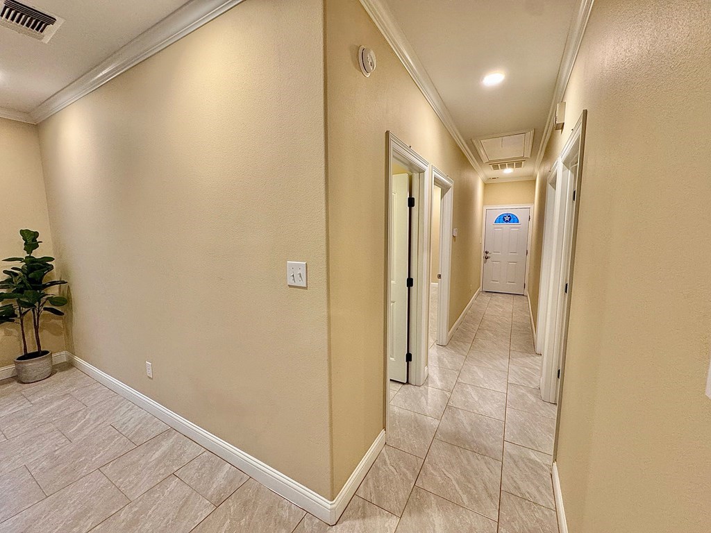 2110 Shelton St Property Photo 11