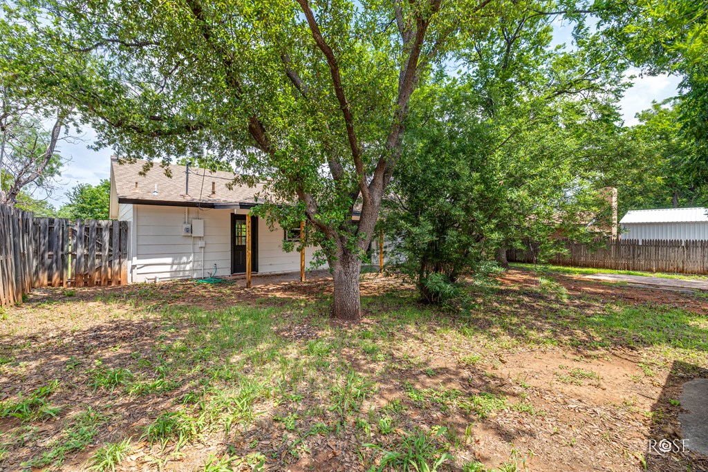 2215 Dartmouth Dr Property Photo 28