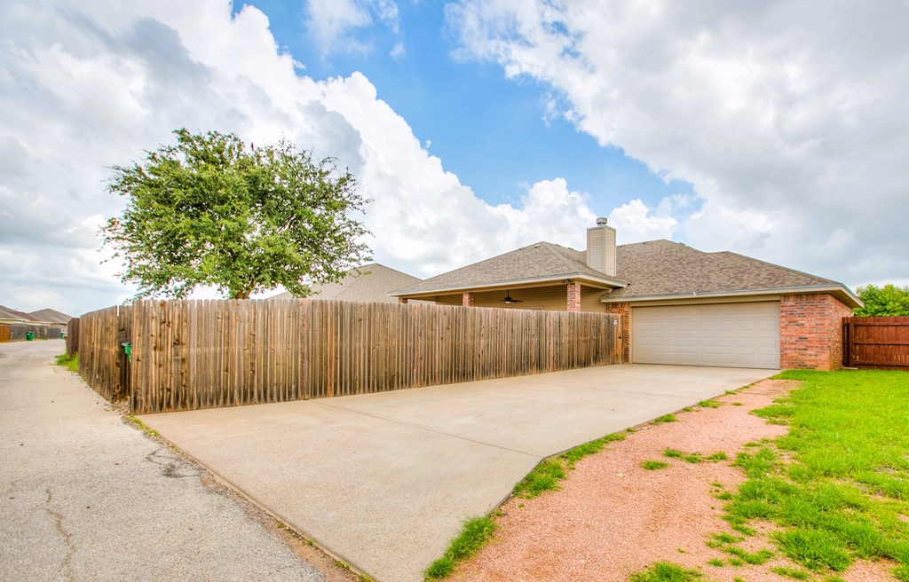 4149 Autumnwood Trail Property Photo 23