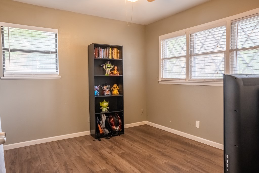 2204 Waco St Property Photo 11