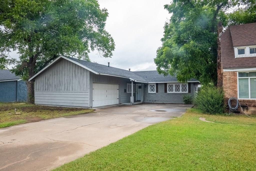 2204 Waco Street Property Photo 1