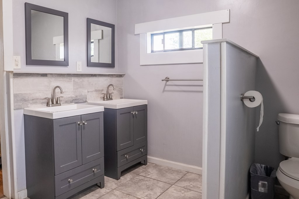 2204 Waco Street Property Photo 8