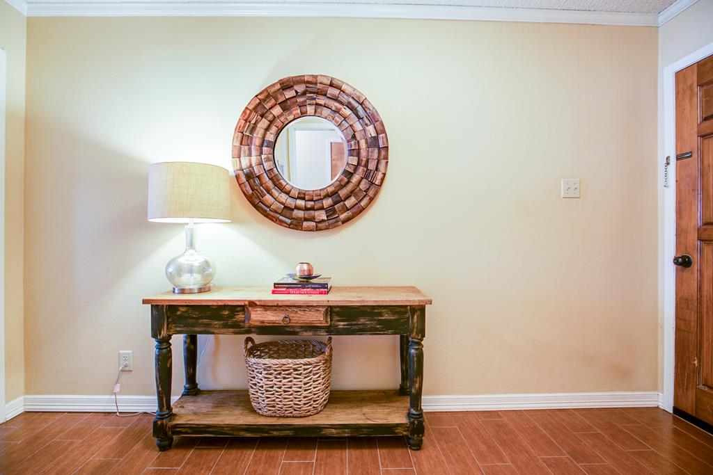 3205 Valleyview Blvd Property Photo 6