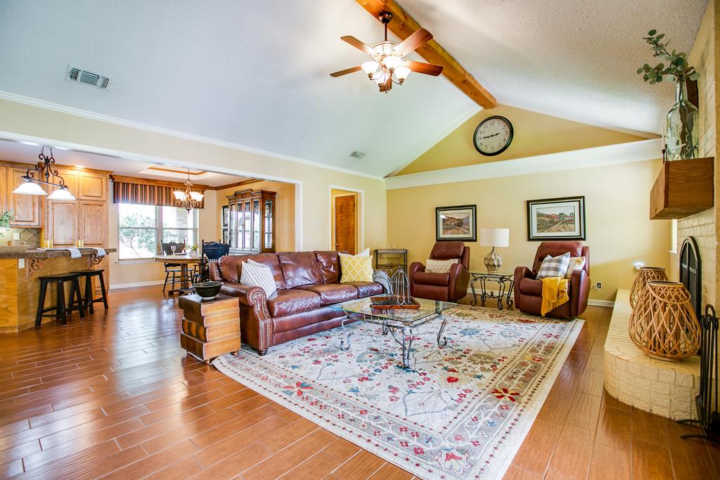 3205 Valleyview Blvd Property Photo 8