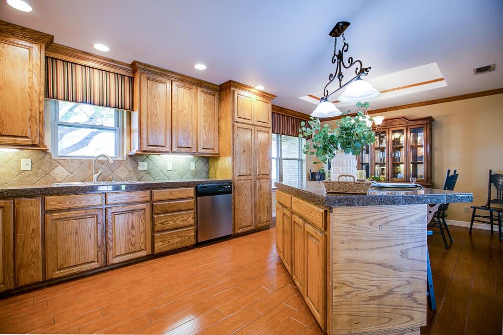 3205 Valleyview Blvd Property Photo 16