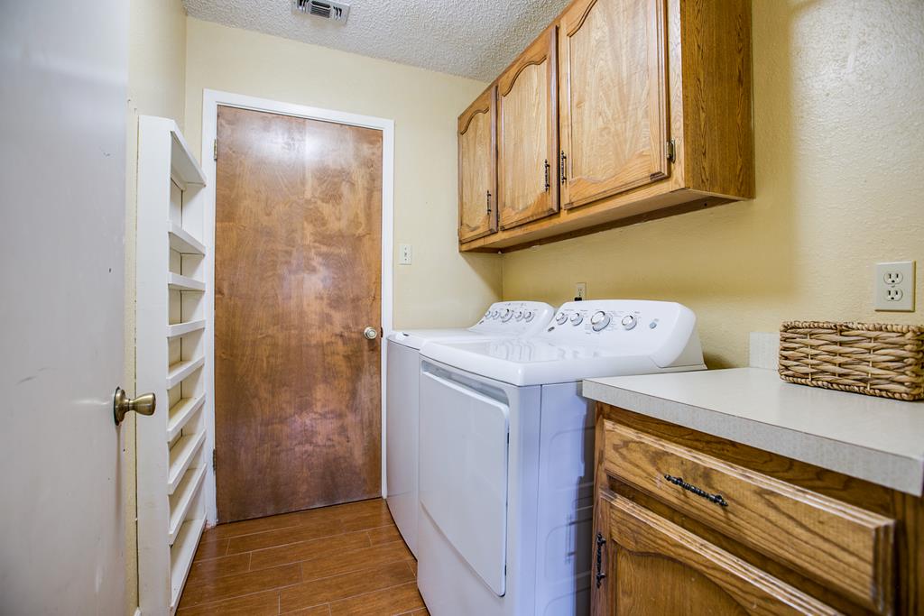 3205 Valleyview Blvd Property Photo 17