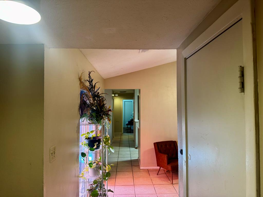 130 W Riverside Ave Property Photo 2
