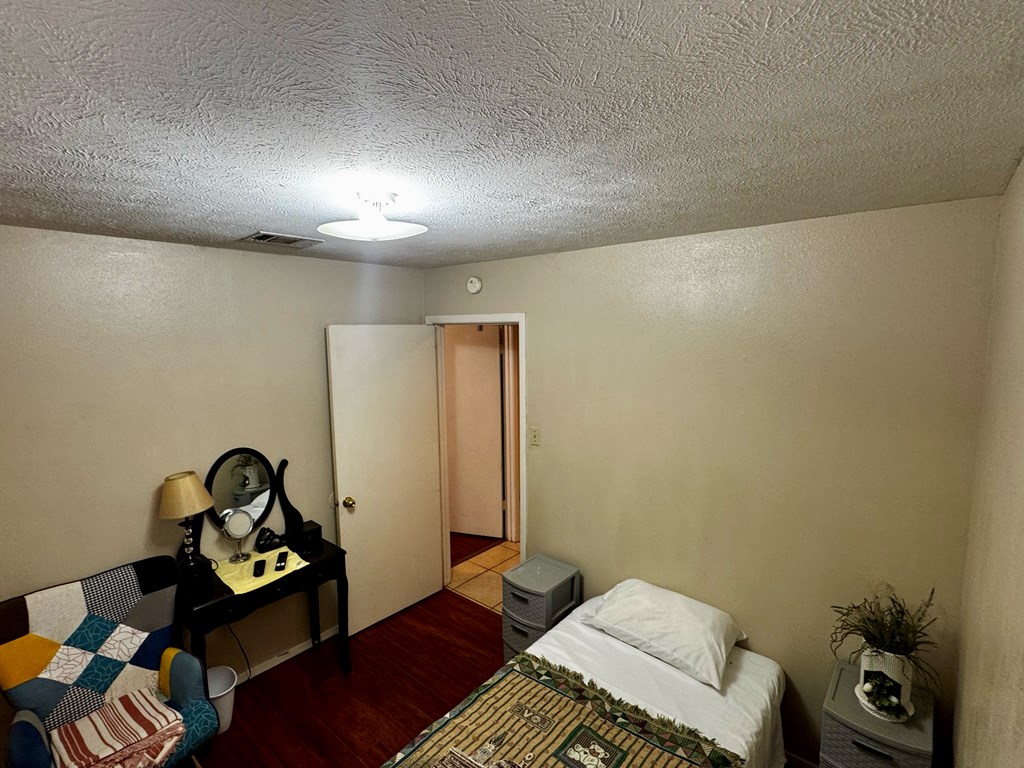 130 W Riverside Ave Property Photo 9