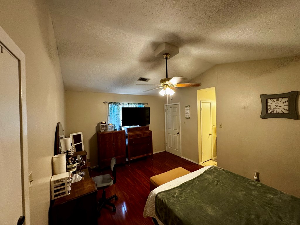 130 W Riverside Ave Property Photo 17