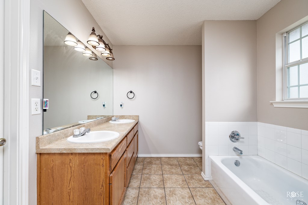 38 Amberwood Dr Property Photo 16