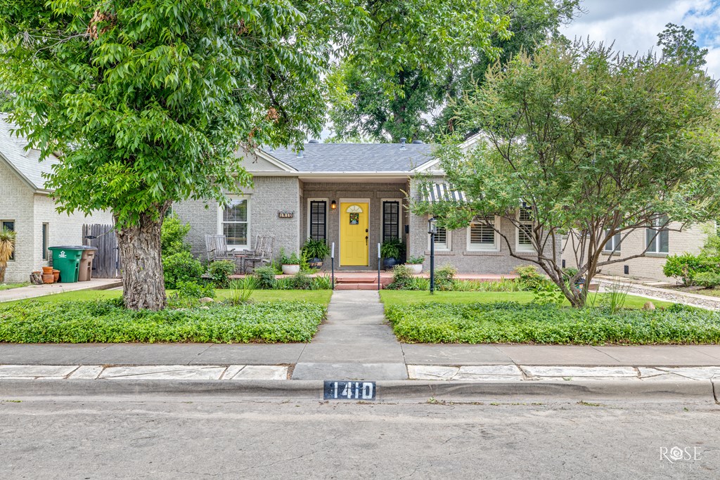 1410 Mackenzie St Property Photo 2