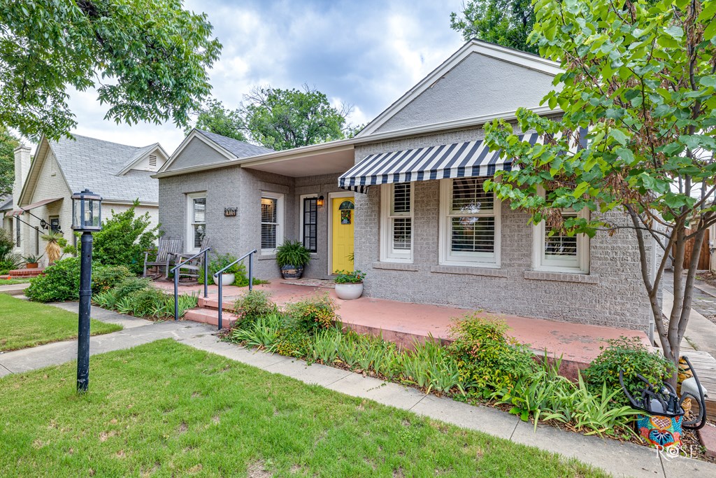 1410 Mackenzie St Property Photo 6
